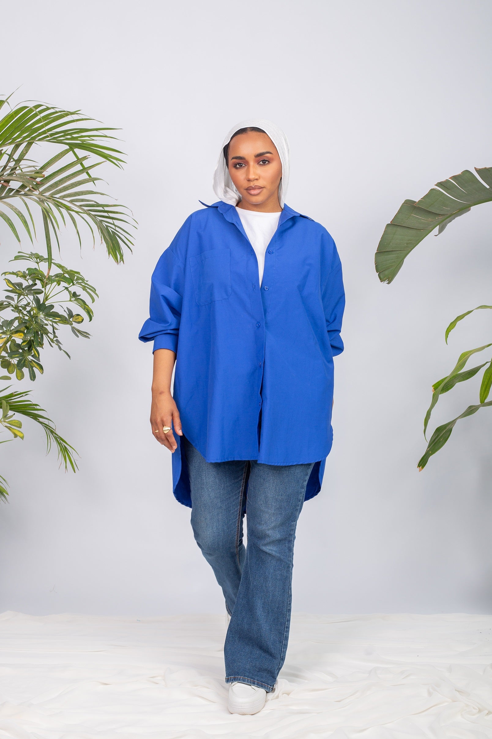 Blue essential chemise with modest cut and breathable fabric