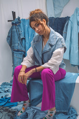 Light blue denim shirt with buttons and relaxed fit