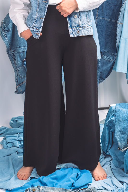 Black Flow Pants – relaxed modest trousers in soft fabric
